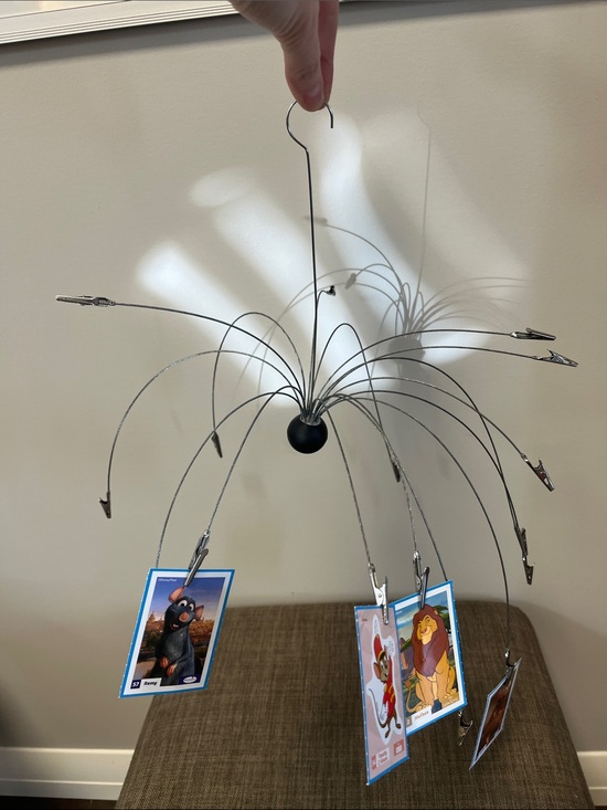 Other - Metal Display Stand with 16 Alligator Clips